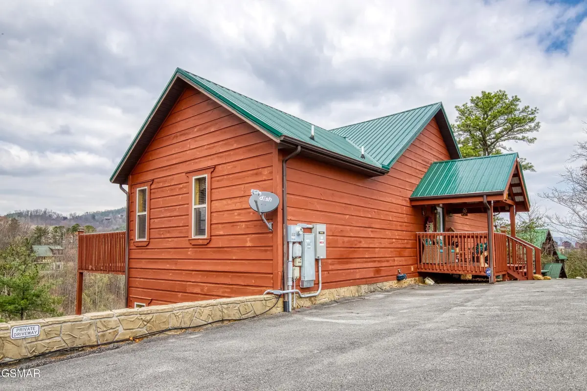 2716 Knights Lane, Sevierville, TN 37862