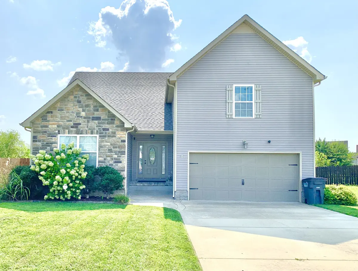 3734 Silver Fox Ct, Clarksville, TN 37040