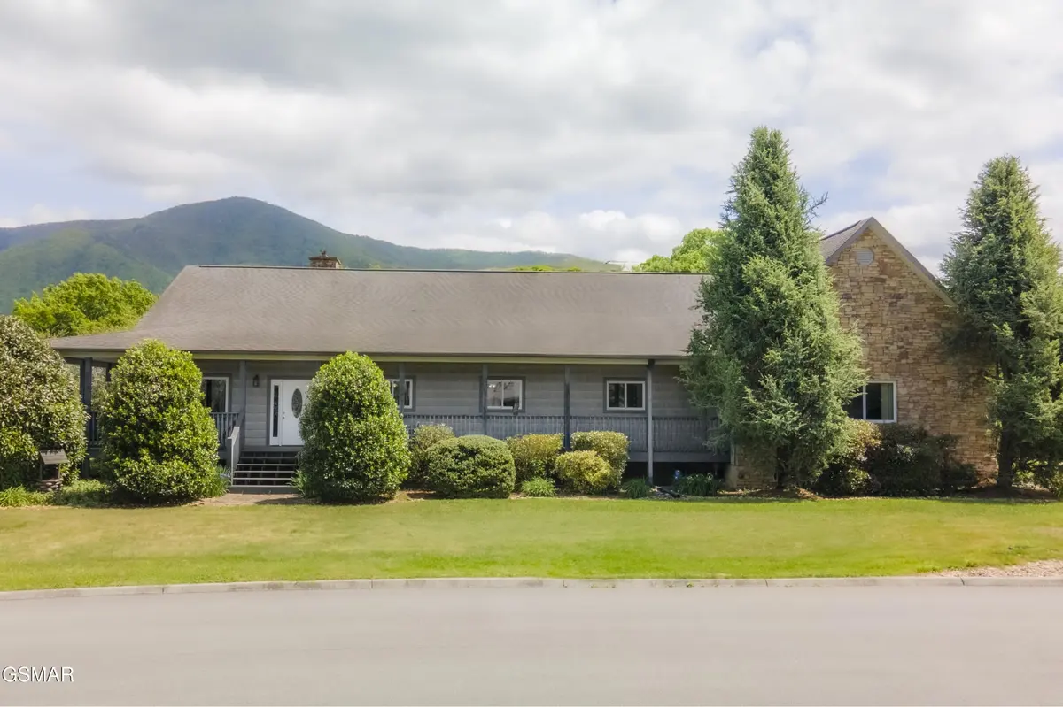 3938 Katy Hollar Road, Sevierville, TN 37862