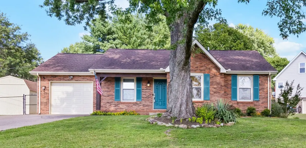 737 W Creek Dr, Clarksville, TN 37040