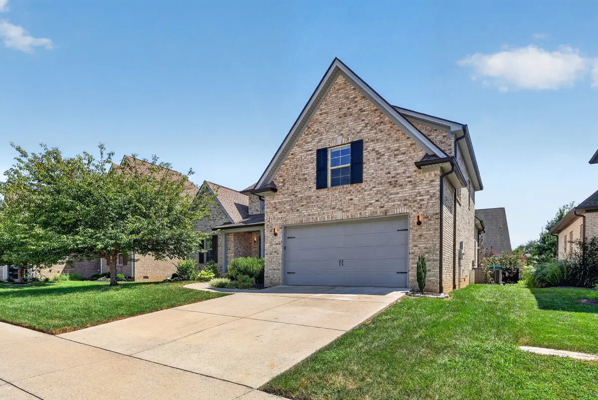 8007 June Apple Ln, Spring Hill, TN 37174