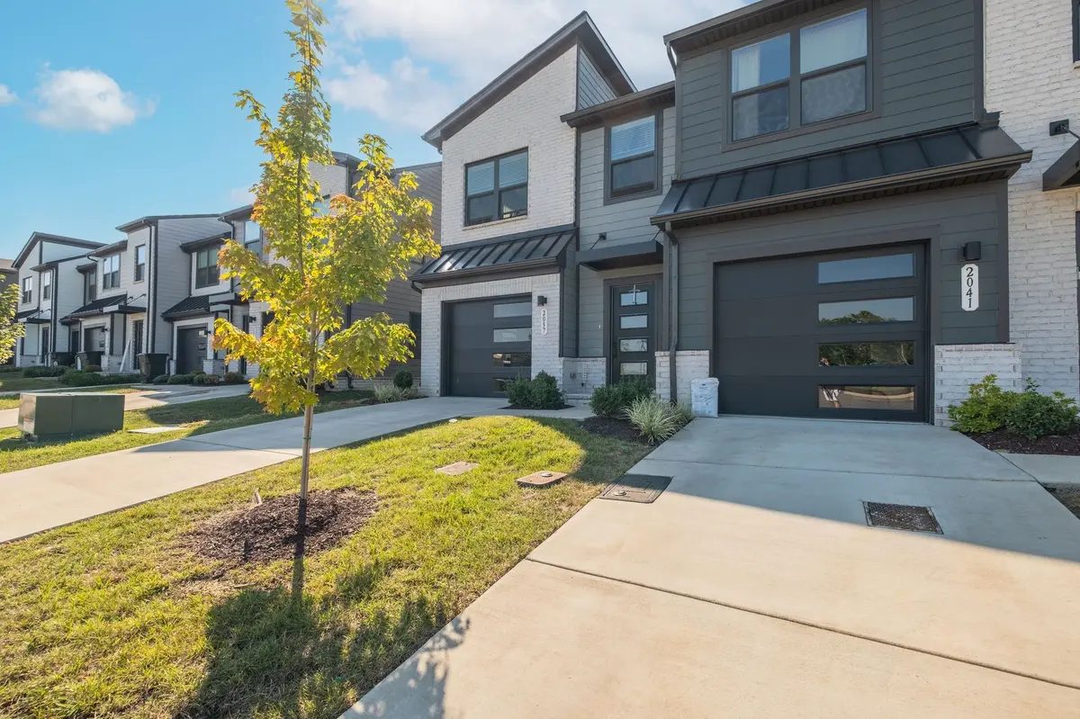 2037 Walnut Ln, Gallatin, TN 37066