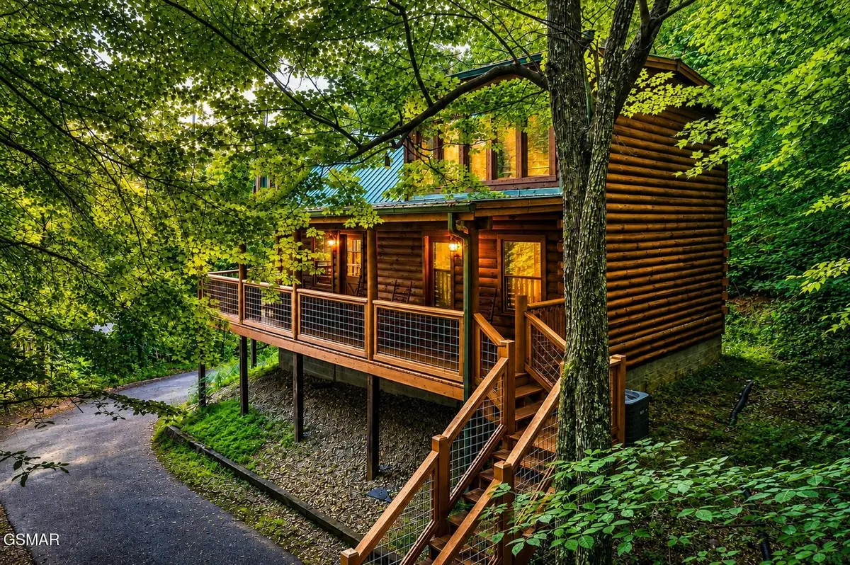 1908 Rhododendron Lane, Sevierville, TN 37876