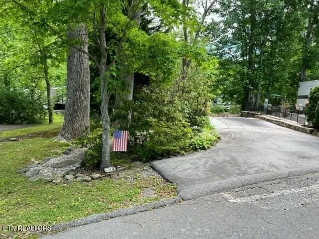 4224 E Parkway Pkwy, Gatlinburg, TN 37738