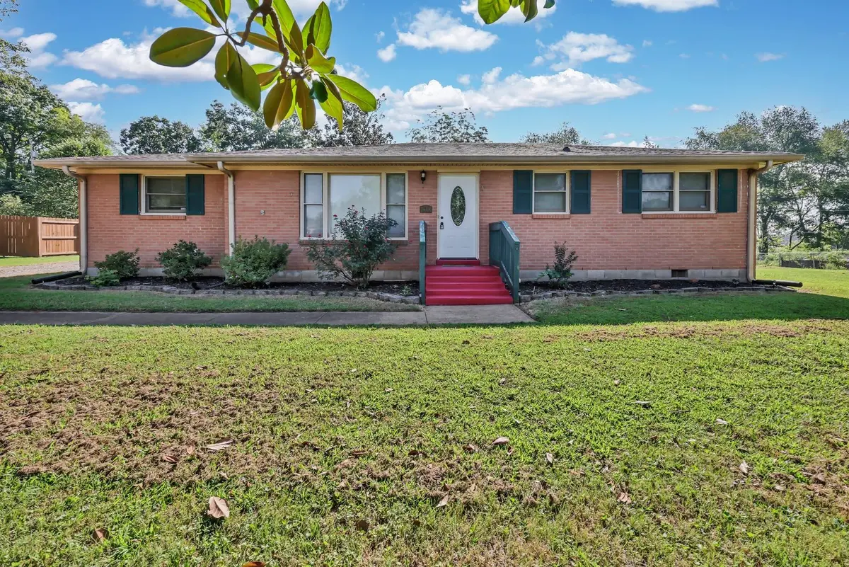 504 Wren Dr, Clarksville, TN 37040