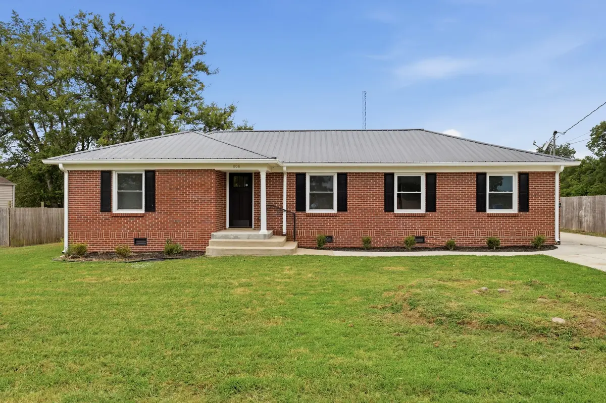 808 Cowan Ave, Shelbyville, TN 37160