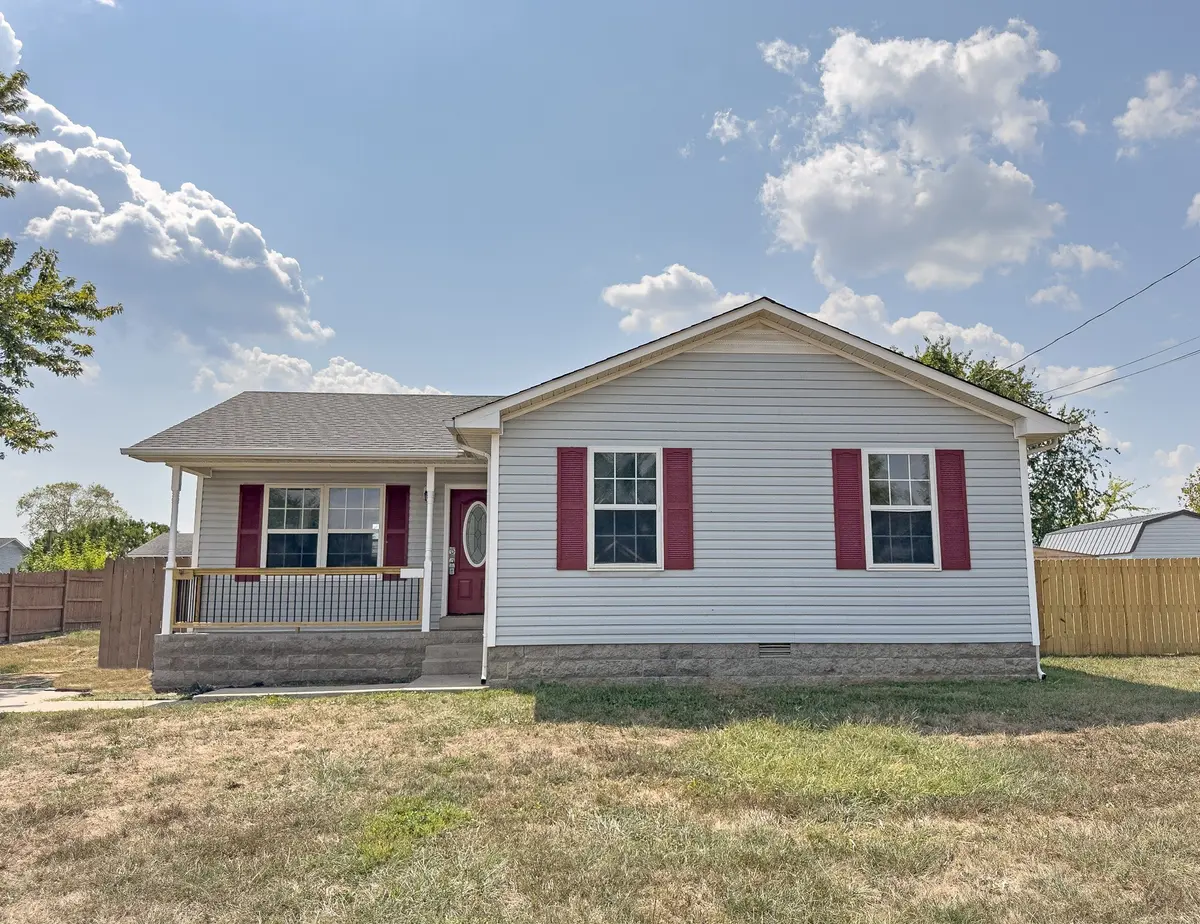 107 Sidney Ct, Oak Grove, KY 42262