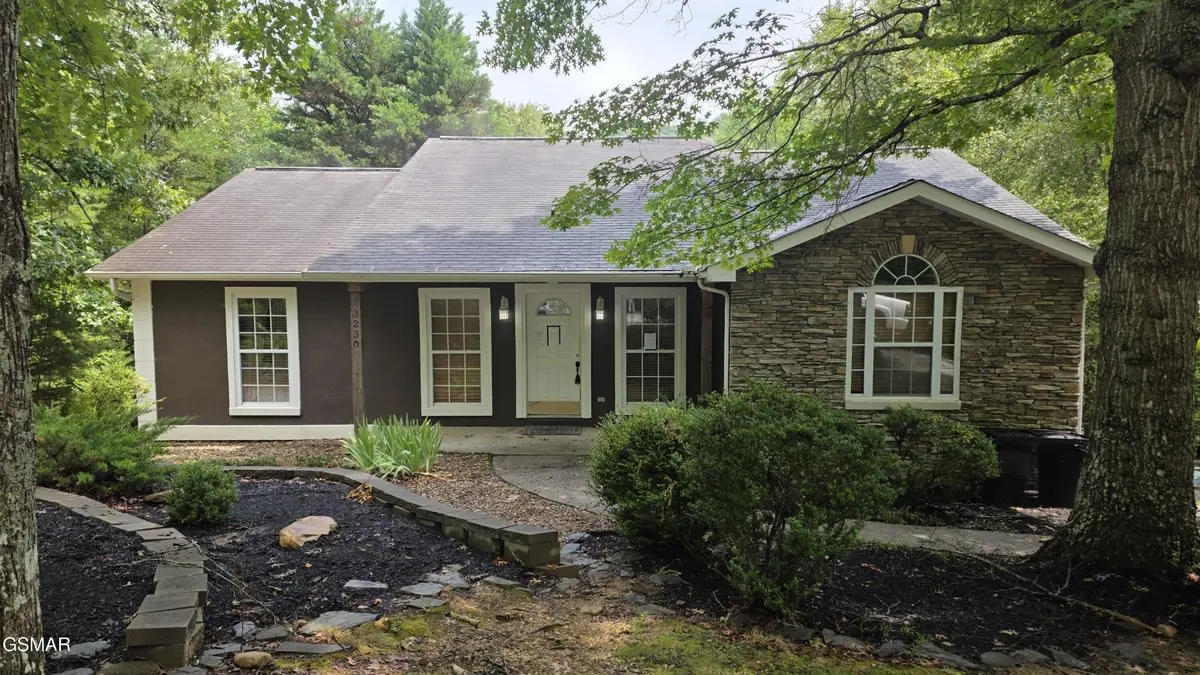 3230 Cove Creek Way, Sevierville, TN 37862