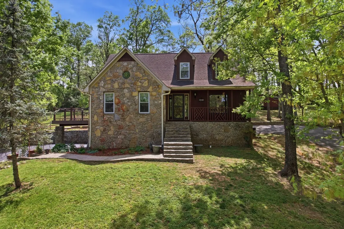 2105 Alpine Dr, Columbia, TN 38401