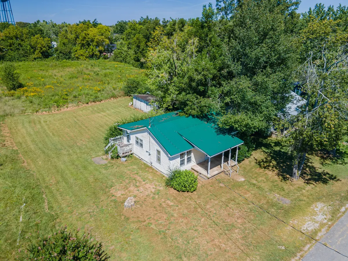 315 Willis Ave, Hohenwald, TN 38462