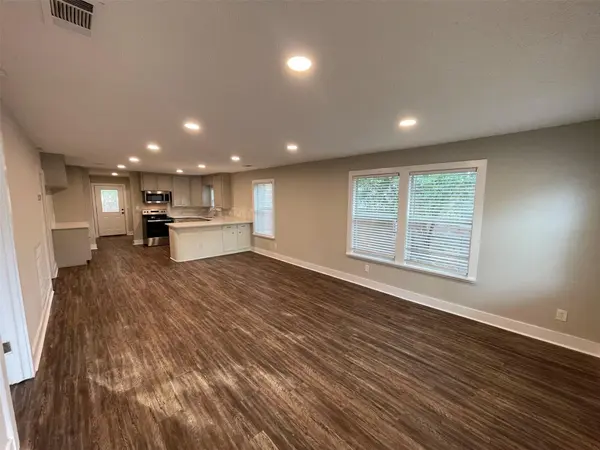 503 Byrne ST, Smithville, TX 78957