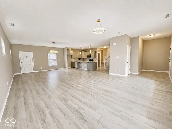 7252 Lockford WALK N, Avon, IN 46123