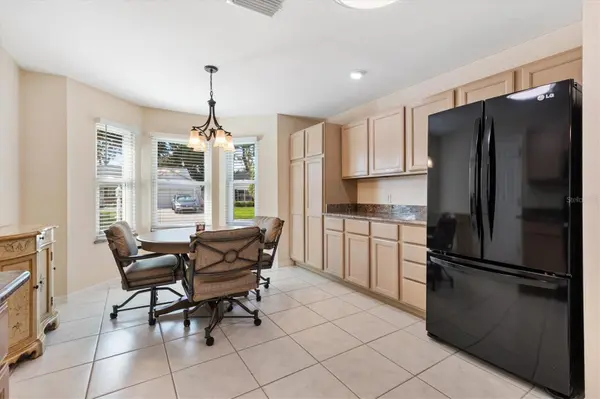 915 VENTURA DR, Lady Lake, FL 32159