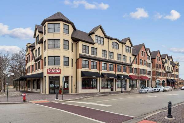 10 E Burlington ST #2J, Riverside, IL 60546