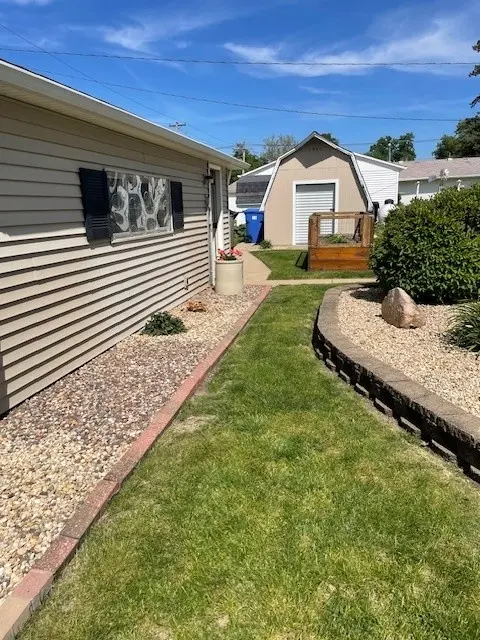 710 Fulton ST, Grand Mound, IA 52751