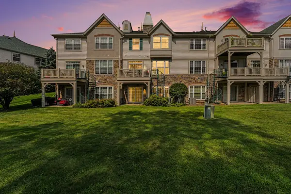 469 Bay Tree CIR, Vernon Hills, IL 60061