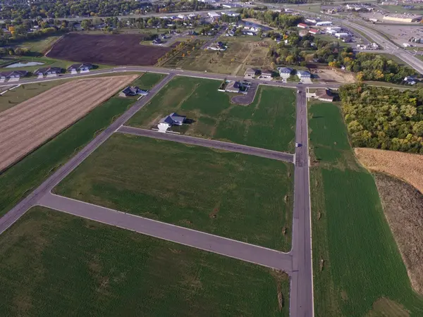 1601 Diamond DR, Marshall, MN 56258