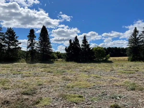 8072 325th AVE NW, Princeton, MN 55371