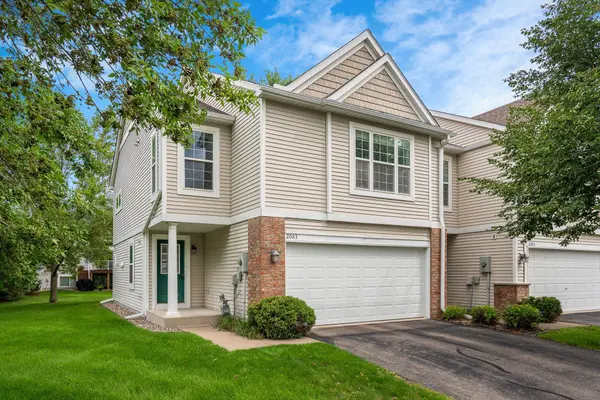 2083 Saint Johns CT, Woodbury, MN 55129
