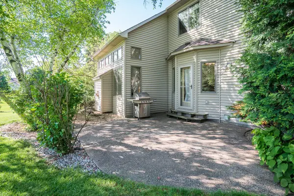 1287 Schooner WAY, Woodbury, MN 55125