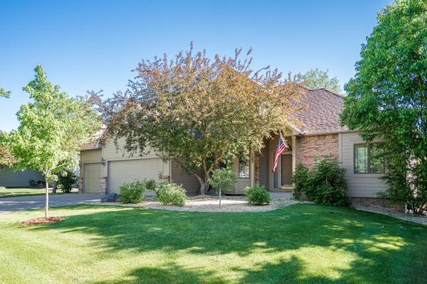 1287 Schooner WAY, Woodbury, MN 55125