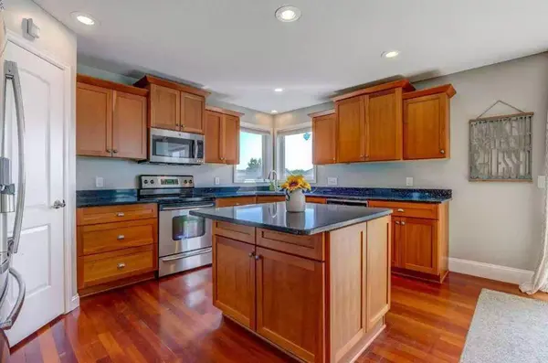 9410 Imbler TRL, Lakeville, MN 55044