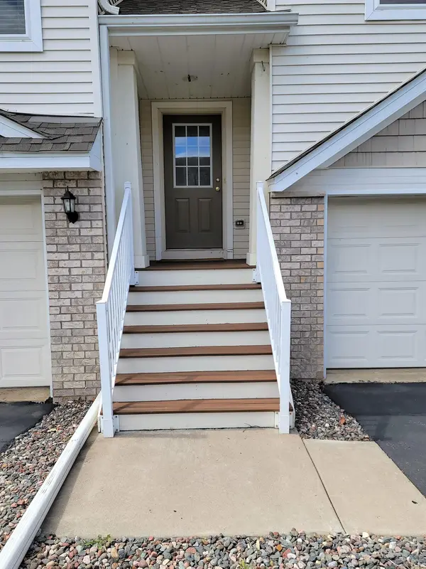 5055 Fountain LN N, Plymouth, MN 55446