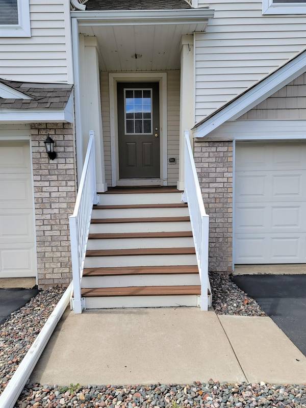 5055 Fountain LN N, Plymouth, MN 55446