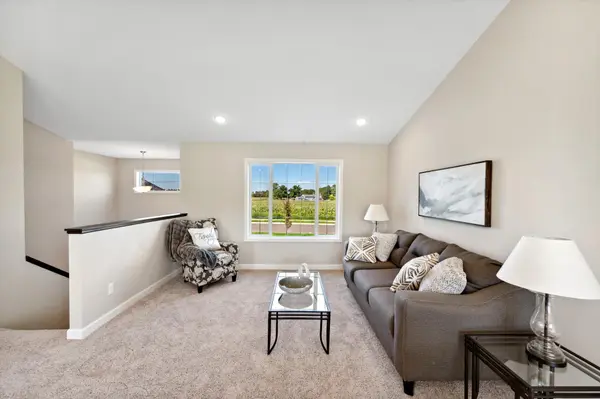 1373 Oak Ridge ST, Hanover, MN 55341