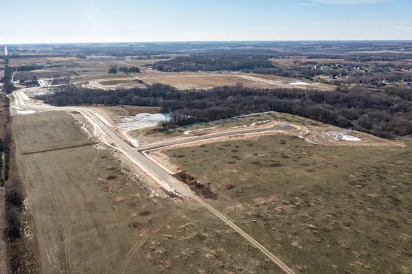 3735 (L12B4) Royal Oaks Farm DR SW, Rochester, MN 55902
