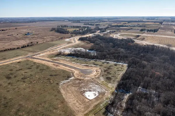 3735 (L12B4) Royal Oaks Farm DR SW, Rochester, MN 55902