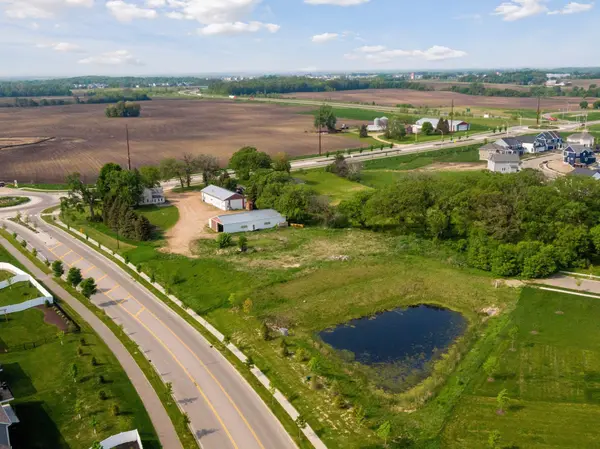 4150 Big Woods BLVD, Chaska, MN 55318