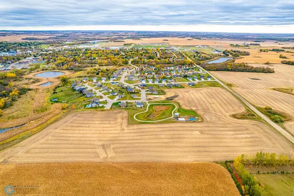 2300 Scenic LN, Hawley, MN 56549