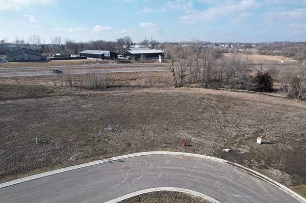 1022 Bitterend CIR, Mankato, MN 56001