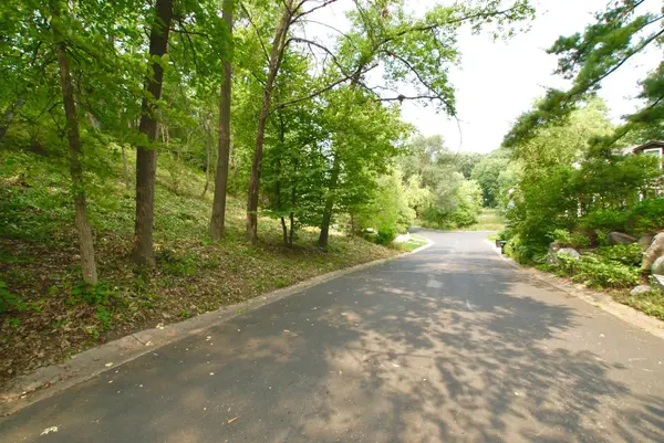 1408 Alpine PASS, Golden Valley, MN 55416