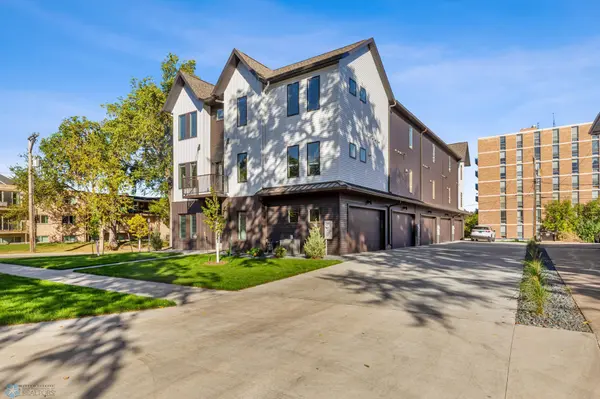 502 8th ST S #2, Fargo, ND 58103