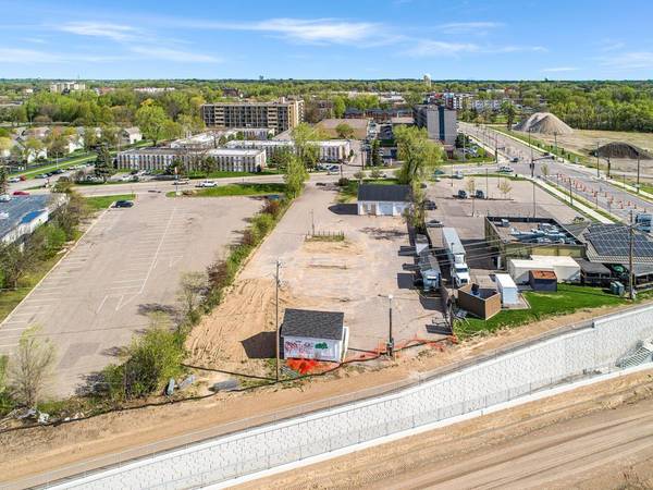 1102 2nd ST NE, Hopkins, MN 55343