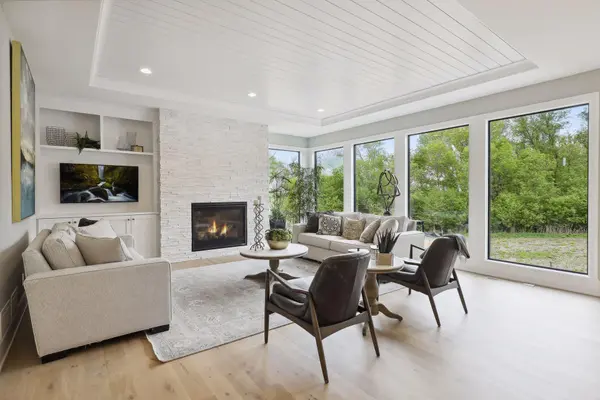 450 Indian Hill RD, Chanhassen, MN 55317