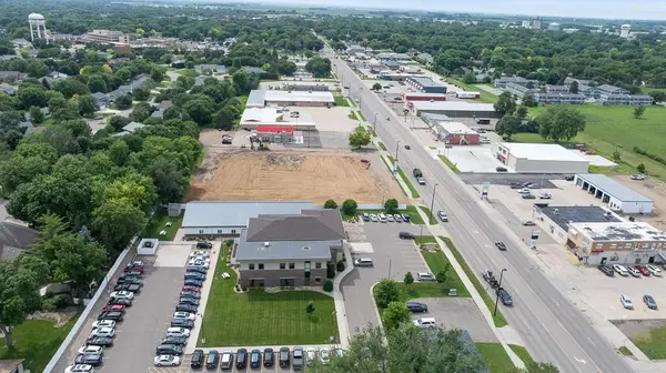 1208 E College DR, Marshall, MN 56258