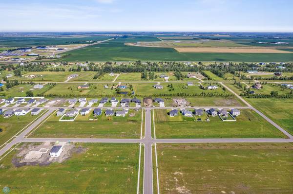 10358 Burgundy DR, Horace, ND 58047