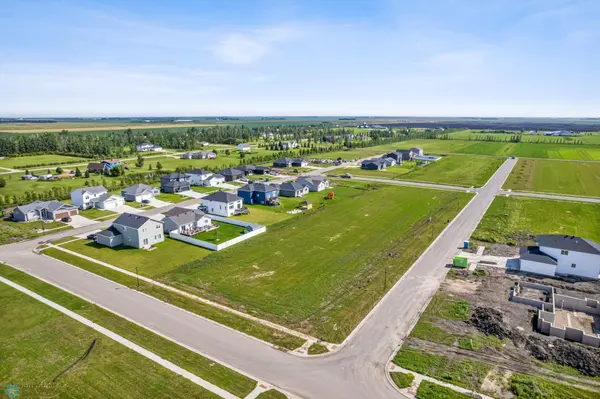 10358 Burgundy DR, Horace, ND 58047