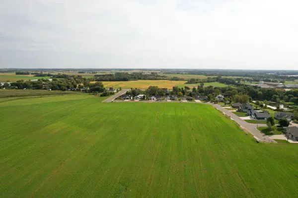 206 Highlands Blvd NE, Melrose, MN 56352