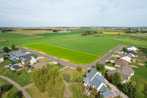 206 Highlands Blvd NE, Melrose, MN 56352