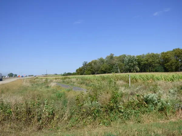 22061 589th AVE, Mankato, MN 56001