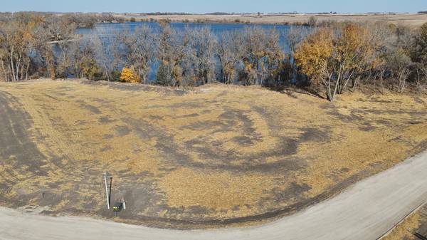 14 Cottonwood Lake BLVD, Windom, MN 56101