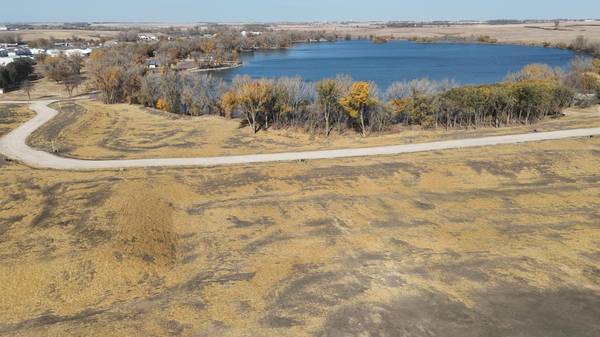 14 Cottonwood Lake BLVD, Windom, MN 56101