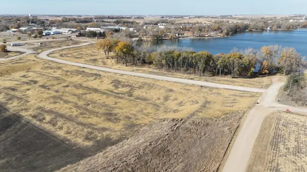 12 Cottonwood Lake BLVD, Windom, MN 56101