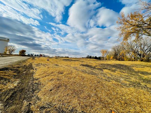 3 Cottonwood Lake BLVD, Windom, MN 56101