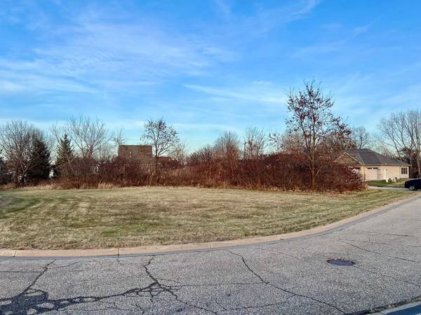 914 Snowbird DR, Red Wing, MN 55066