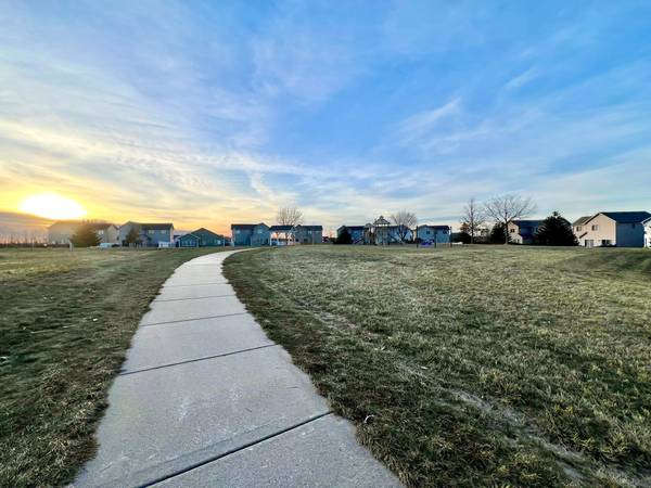 914 Snowbird DR, Red Wing, MN 55066